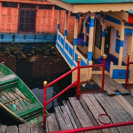 Lala Rukh Group Of Houseboats Hotel Srīnagar Buitenkant foto