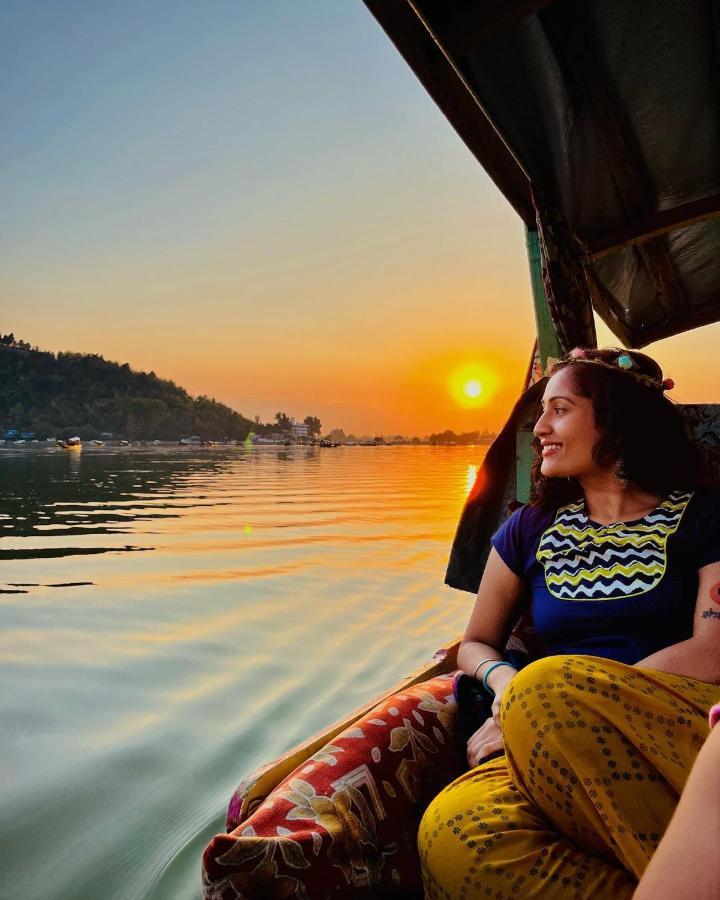Lala Rukh Group Of Houseboats Hotel Srīnagar Buitenkant foto
