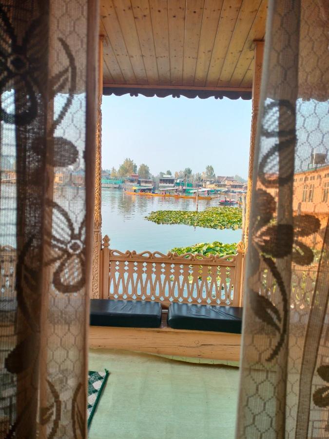 Lala Rukh Group Of Houseboats Hotel Srīnagar Buitenkant foto