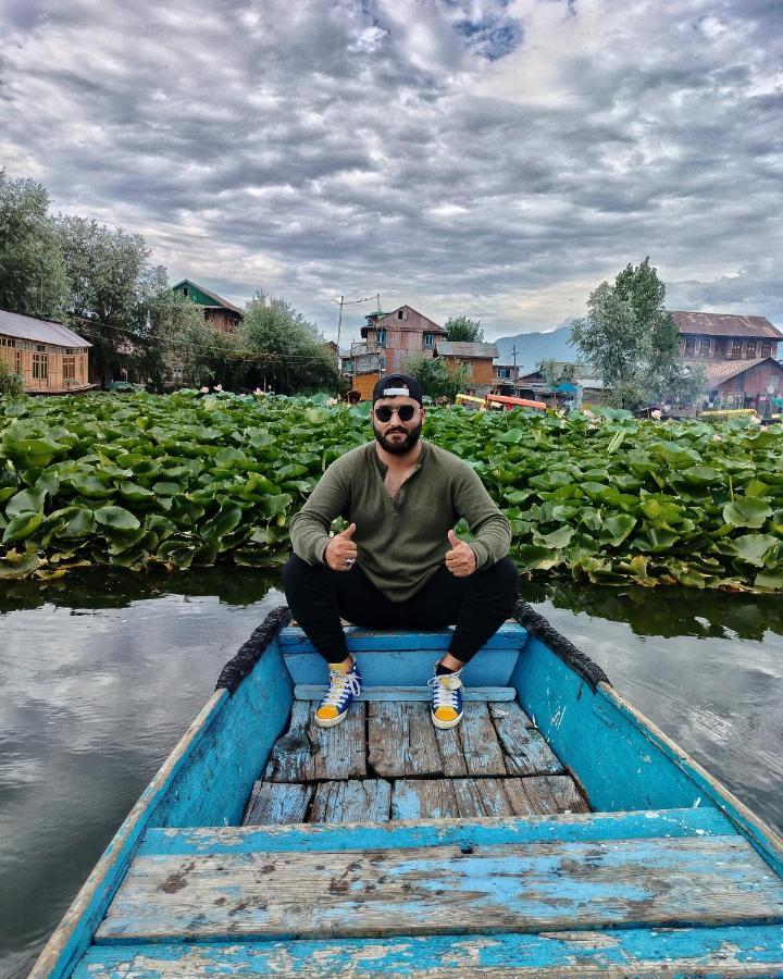 Lala Rukh Group Of Houseboats Hotel Srīnagar Buitenkant foto