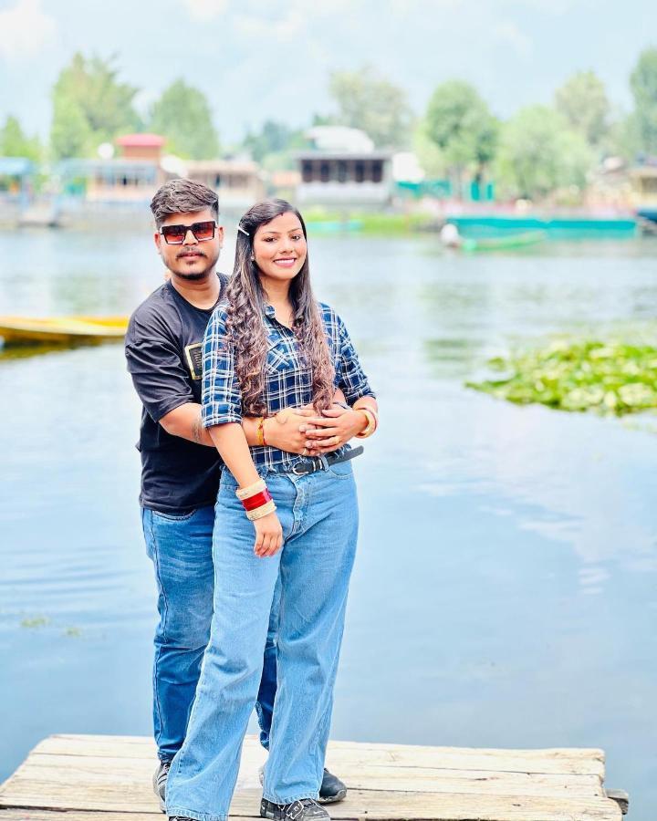 Lala Rukh Group Of Houseboats Hotel Srīnagar Buitenkant foto