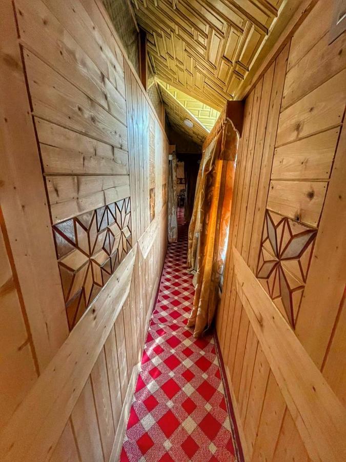 Lala Rukh Group Of Houseboats Hotel Srīnagar Buitenkant foto