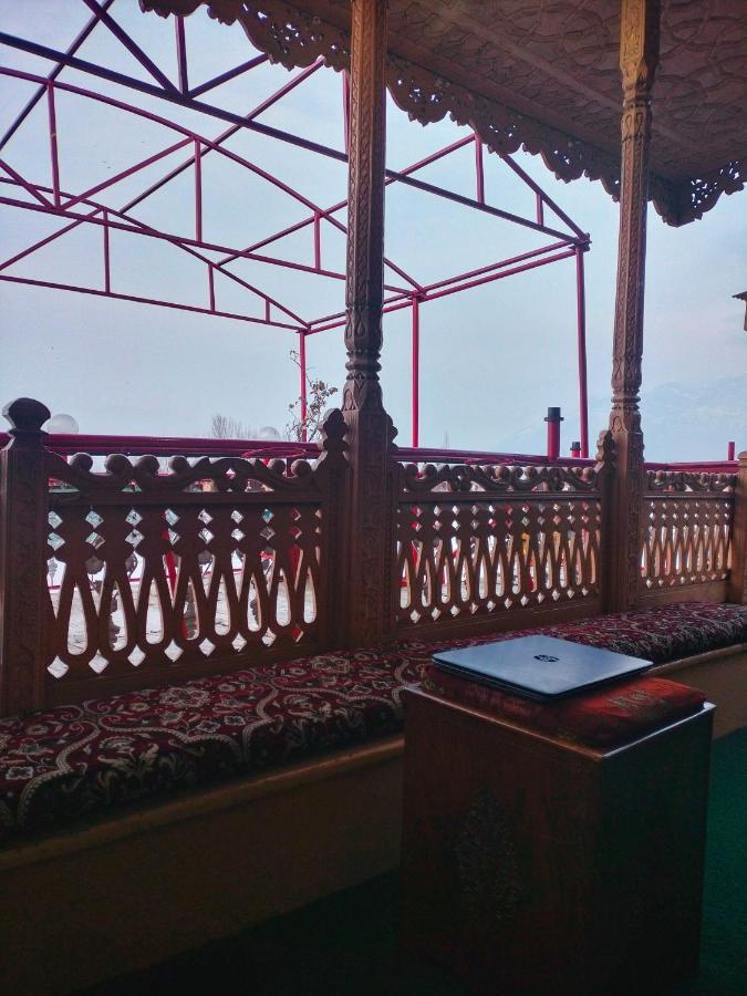 Lala Rukh Group Of Houseboats Hotel Srīnagar Buitenkant foto
