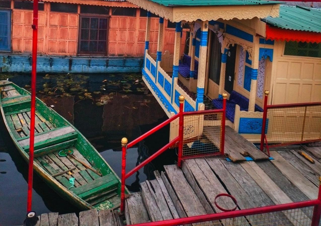 Lala Rukh Group Of Houseboats Hotel Srīnagar Buitenkant foto
