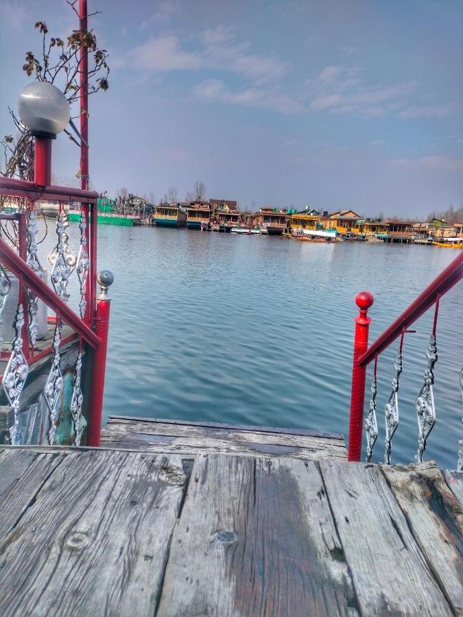 Lala Rukh Group Of Houseboats Hotel Srīnagar Buitenkant foto