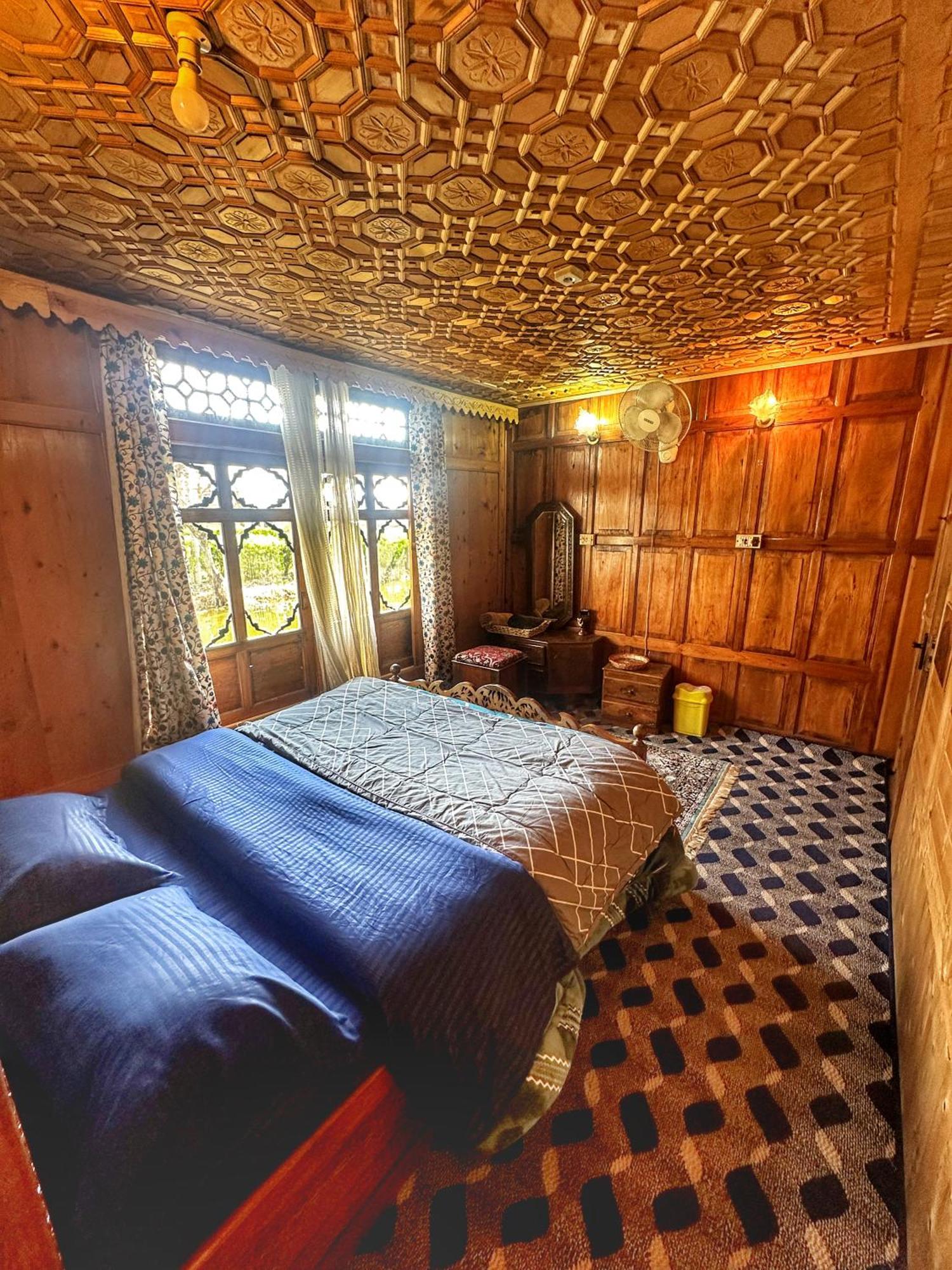 Lala Rukh Group Of Houseboats Hotel Srīnagar Buitenkant foto