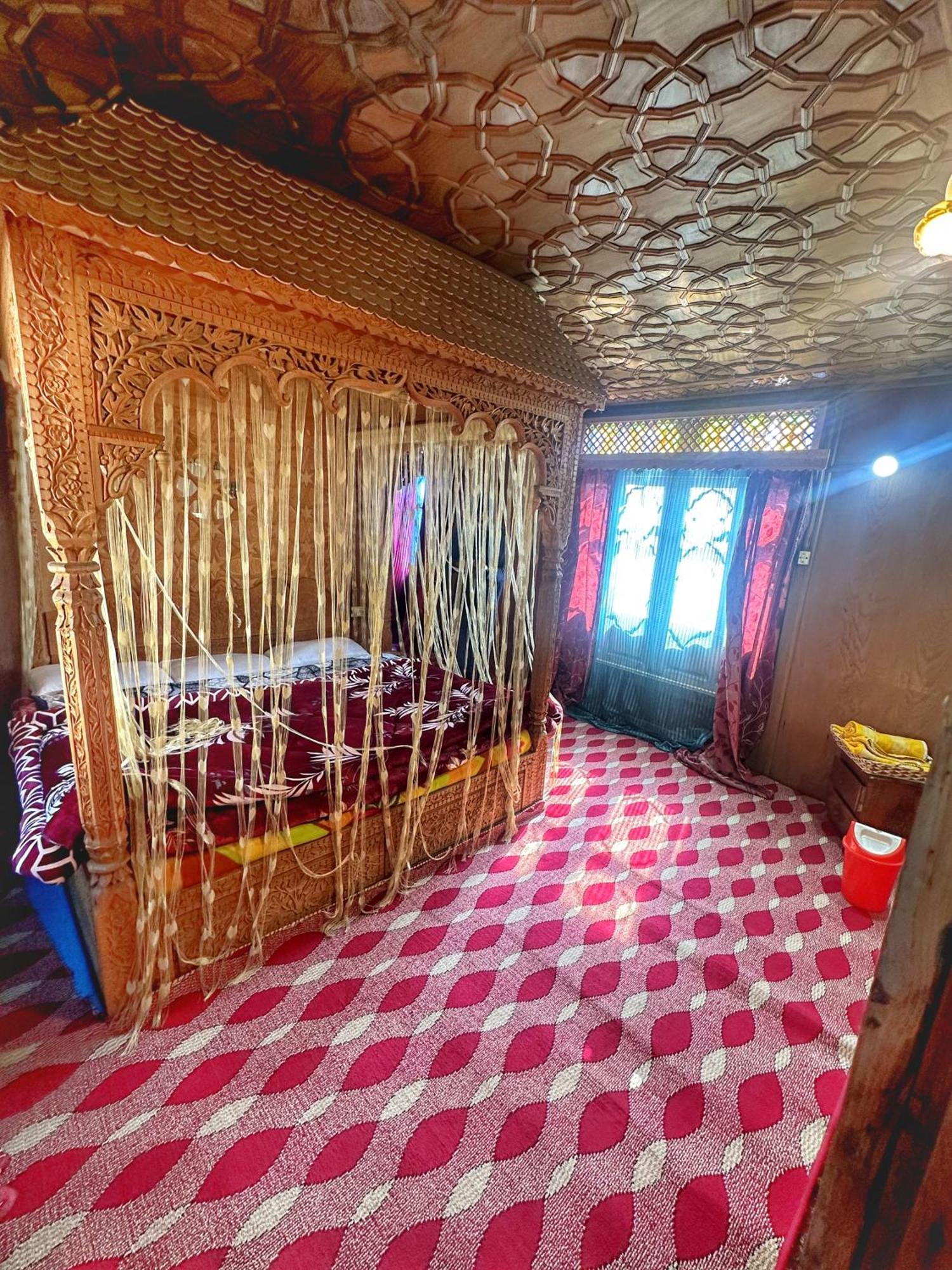 Lala Rukh Group Of Houseboats Hotel Srīnagar Buitenkant foto
